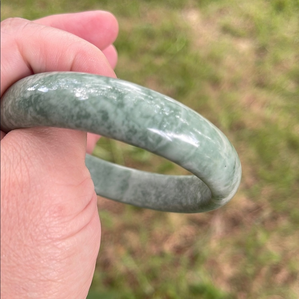 Elegant Green Jade Jadeite Bangle Bracelet NWOT 61mm - Picture 12 of 16